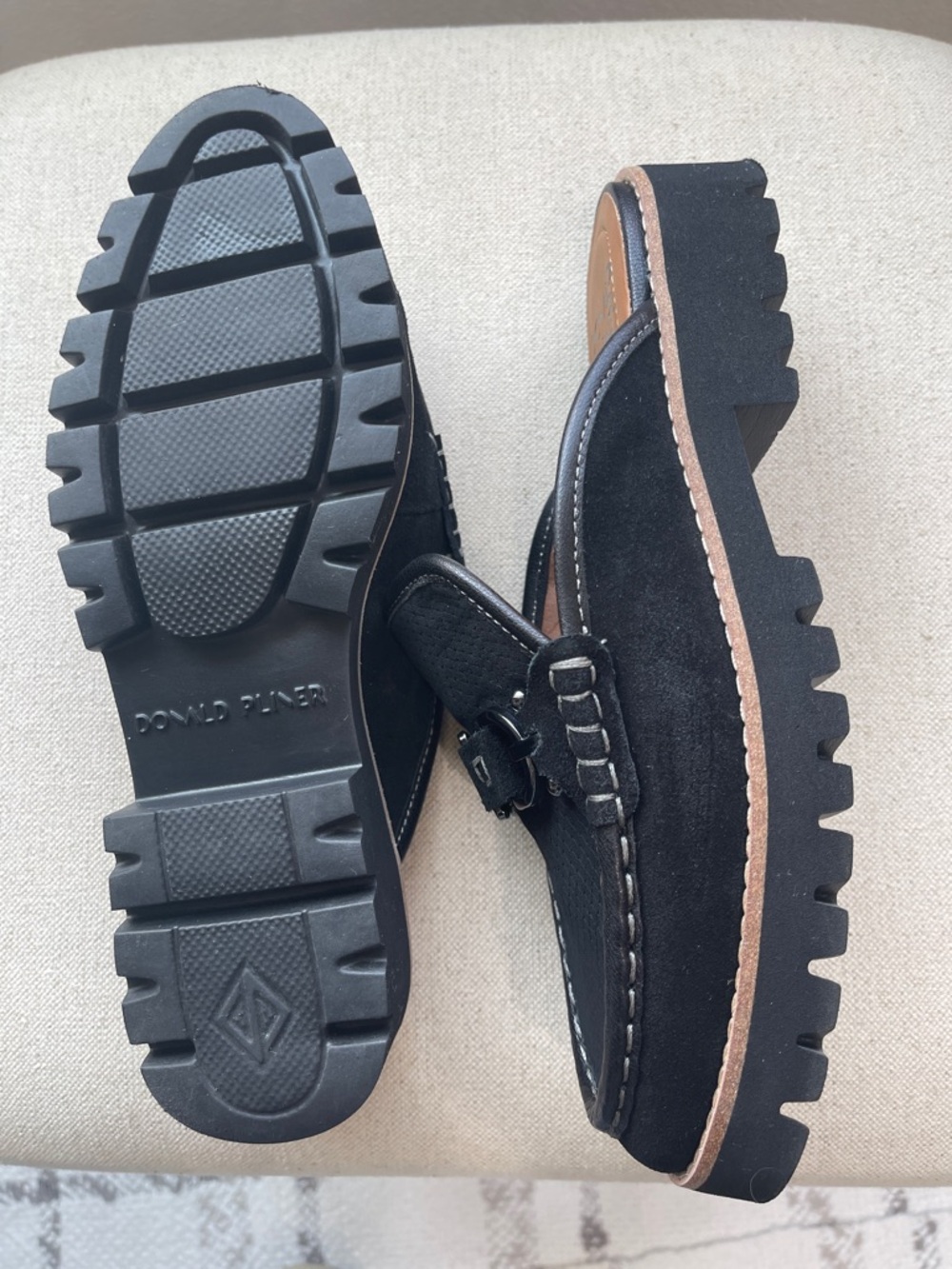 (Like New )Donald Pliner Black Mule with Tan Insole - Picture 3 of 5